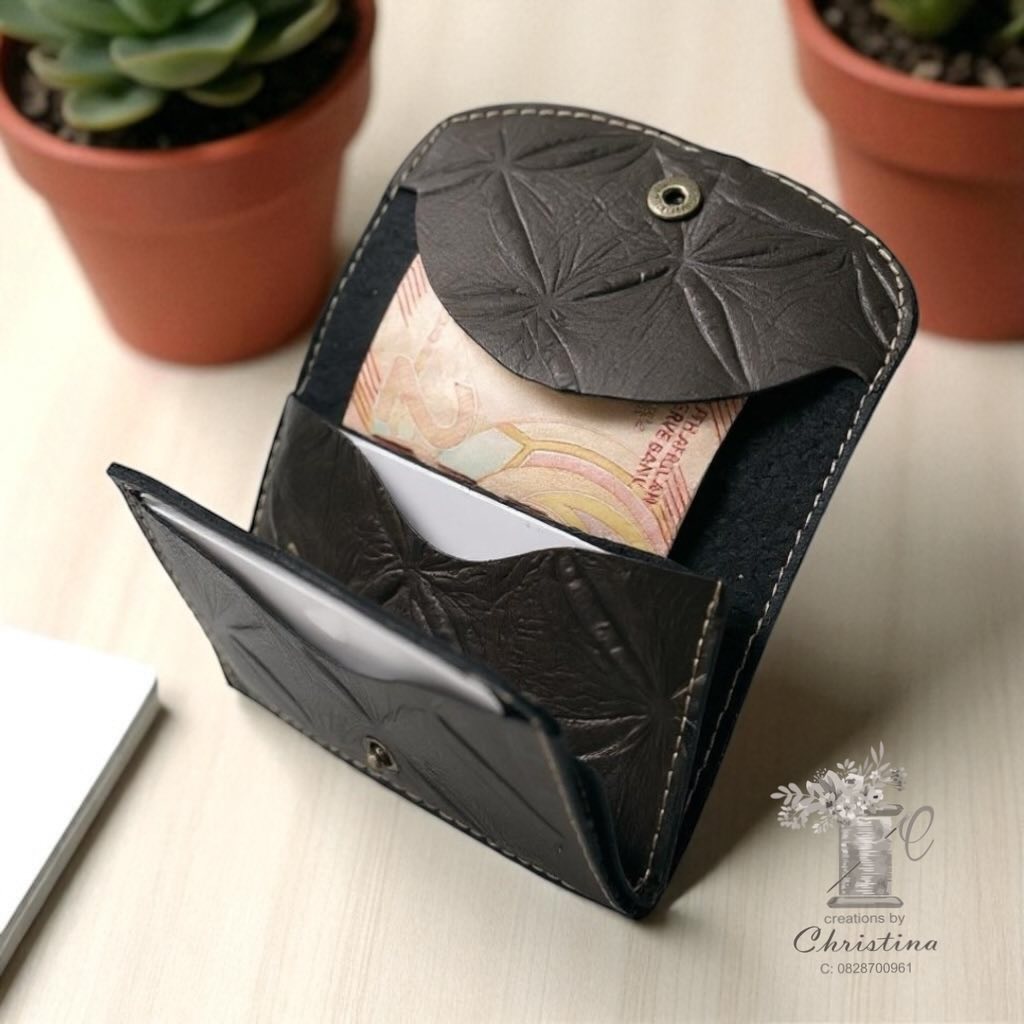 Mini Marvel Compact Wallet Pattern