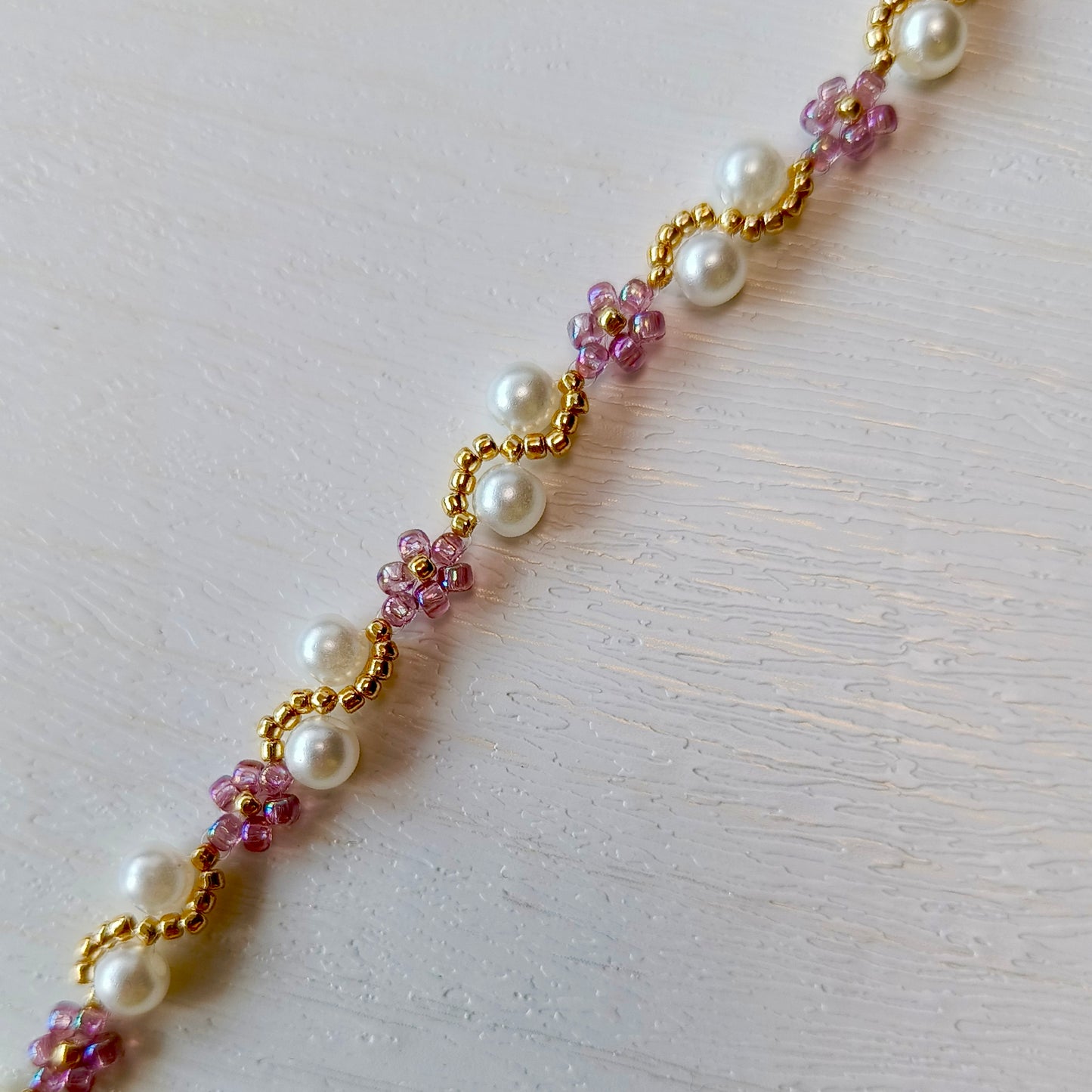 String bead bracelet 01