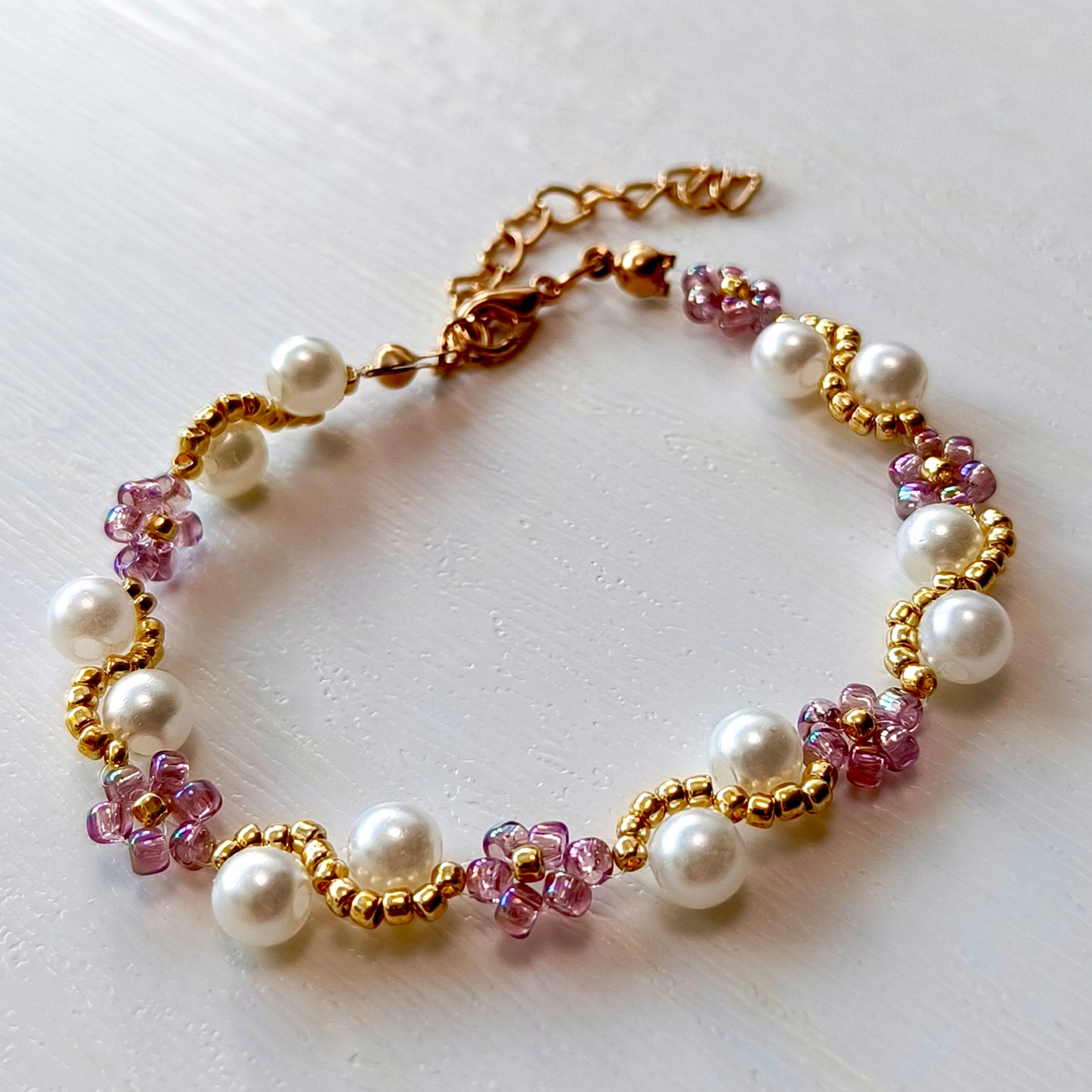 String bead bracelet 01