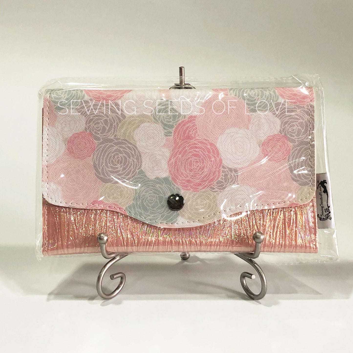 Vinyl Angbao Clutch - Pastel Roses