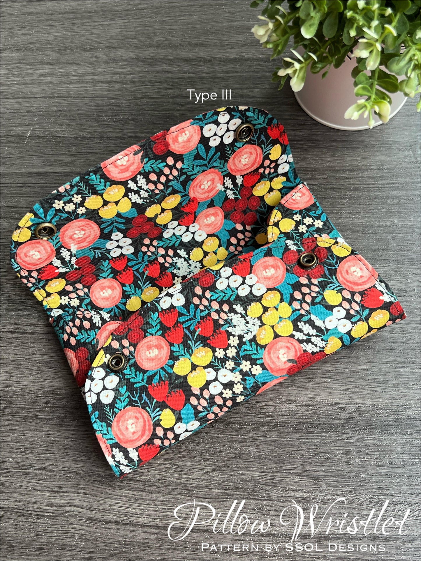 Pillow Wristlet Pattern