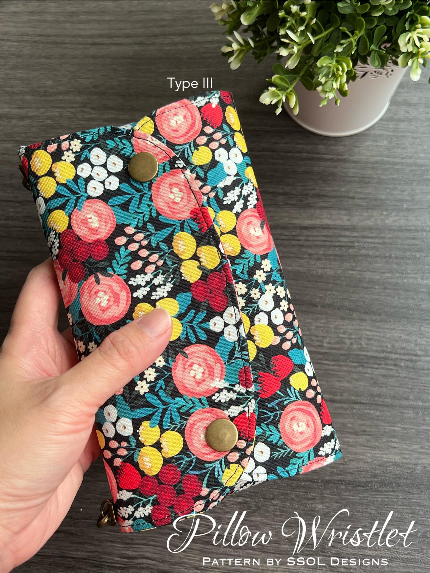 Pillow Wristlet Pattern